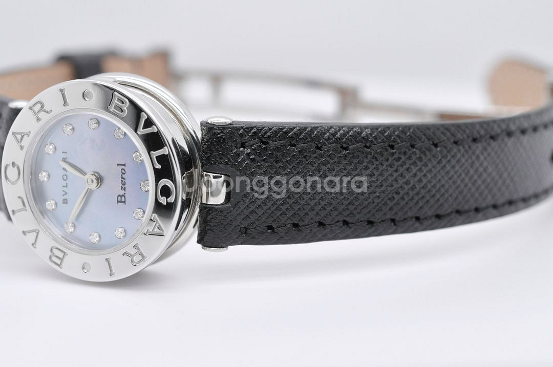 불가리 비제로원 다이아몬드 자개판 여성 사파이노 시계--6