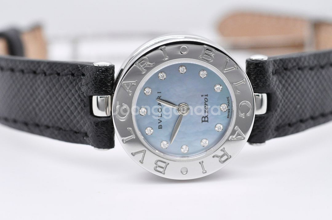 불가리 비제로원 다이아몬드 자개판 여성 사파이노 시계--5