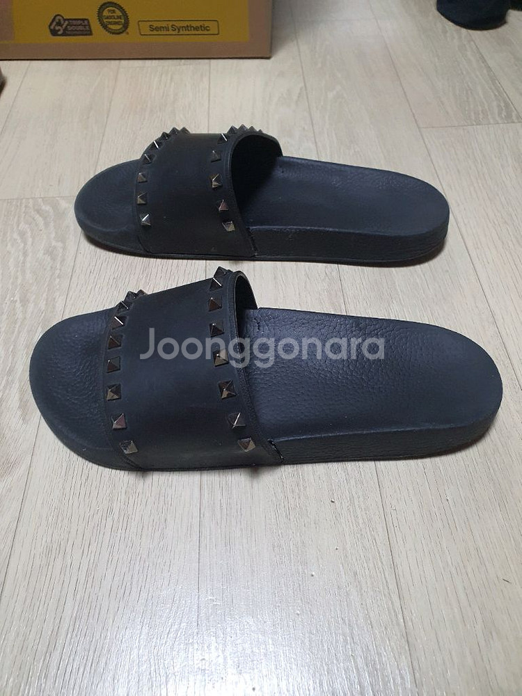 발렌티노 락스터드 슬리퍼 43 사이즈 팔아요--4