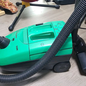 AEG 유선 진공청소기