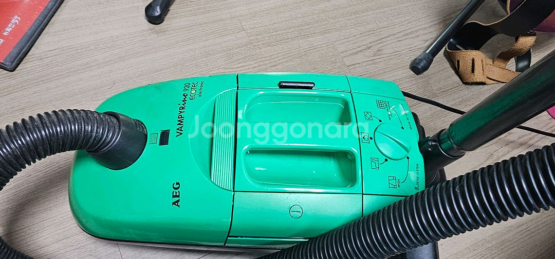 AEG 유선 진공청소기--1