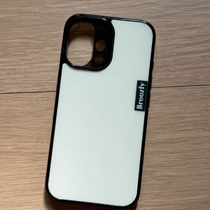 (거의새상품)아이폰16 브리즈피 캔버스 케이스