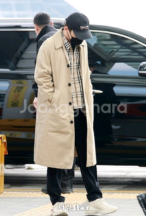 버버리X고샤루브친스키 카코트--4