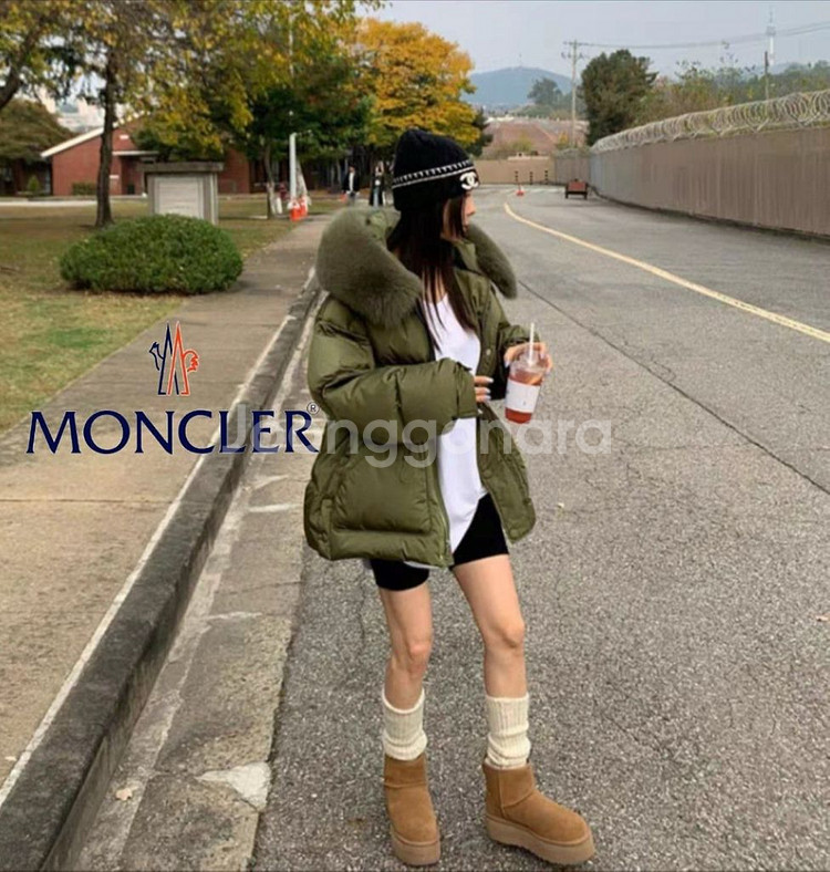 몽클** 퍼 후드 패딩--3