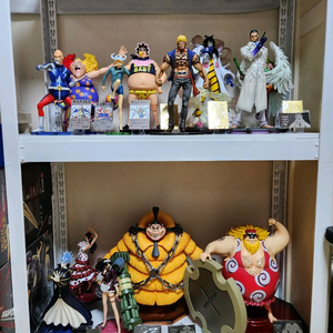 원피스 레진 돈키호테 패밀리 피규어 팝니다.