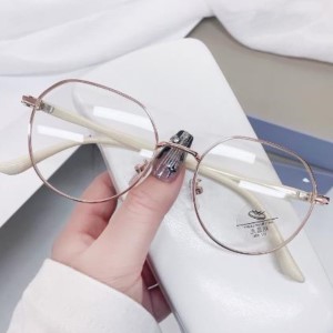 [새상품] 돋보기 안경 저렴하게 팝니다. 50개 개당1만원--0