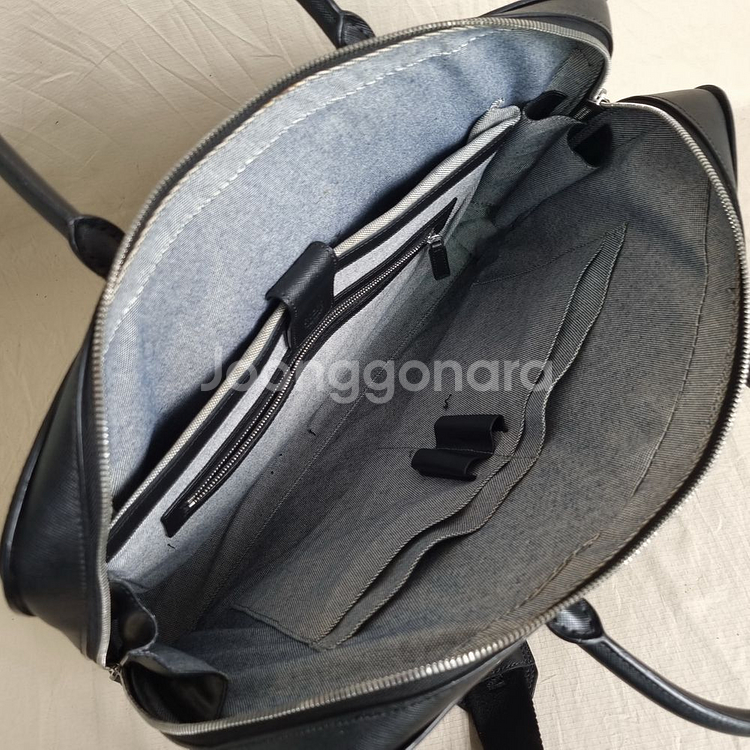 MCM 엠씨엠 가죽 서류가방 노트북 패드 수납--3