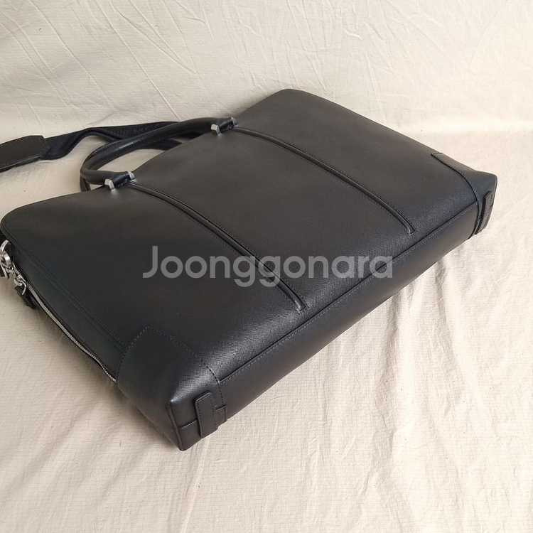 MCM 엠씨엠 가죽 서류가방 노트북 패드 수납--2