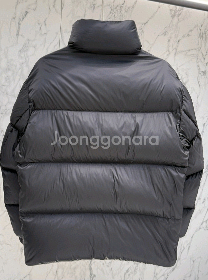 프라다 구스 패딩 택달린 새상품--3