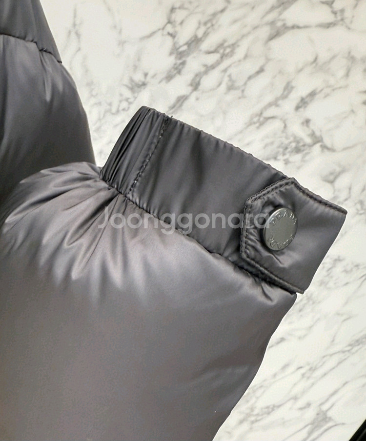 프라다 구스 패딩 택달린 새상품--5