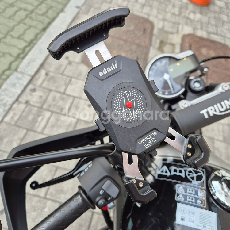 트라이엄프 스크램블러 400X 모델 판매합니다--5