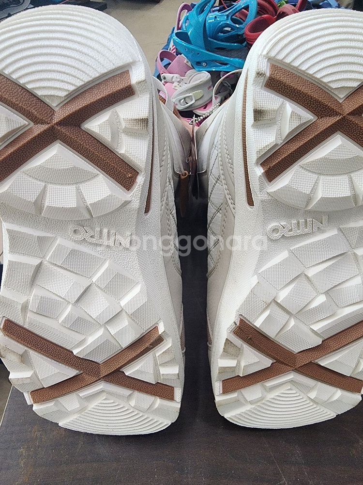 나이트로 플로라 보드부츠 245--1