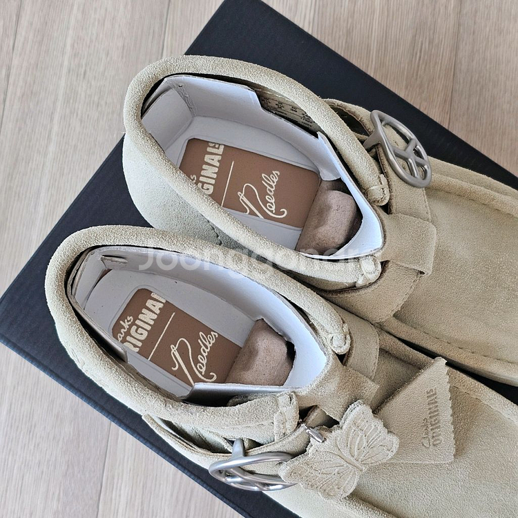 240) 클락스 X 니들스 왈라비 스트랩 부츠 메이플--6