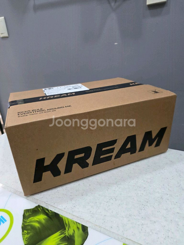 크림 미개봉 새제품 아식스 슈퍼블라스트2 블랙 275--3