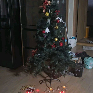 조명이 너무 이쁜 큰사이즈 크리스마스 트리