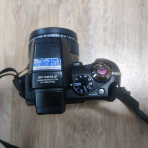 올림푸스 SP-565UZ 디지털 카메라