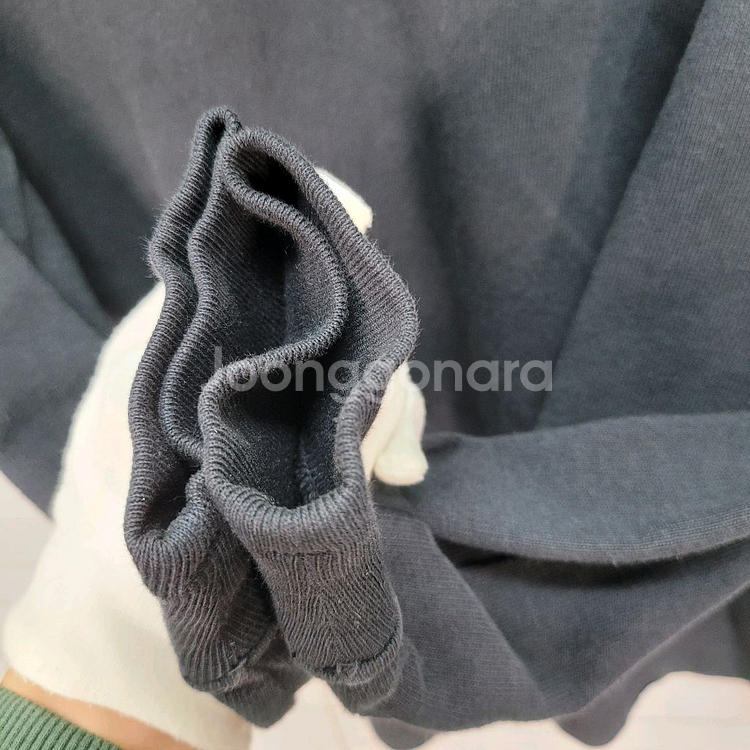 스톤아일랜드 맨투맨 블랙 M 사이즈--4