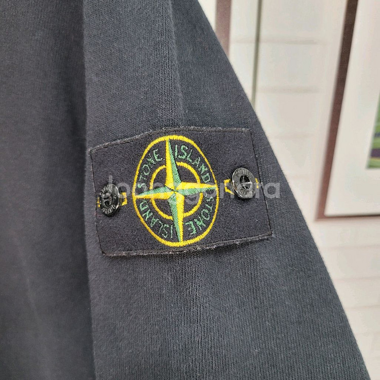 스톤아일랜드 맨투맨 블랙 M 사이즈--2