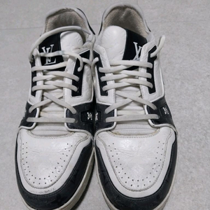 가격대폭인하!루이비통 LV스니커즈 6 1/2 (255m