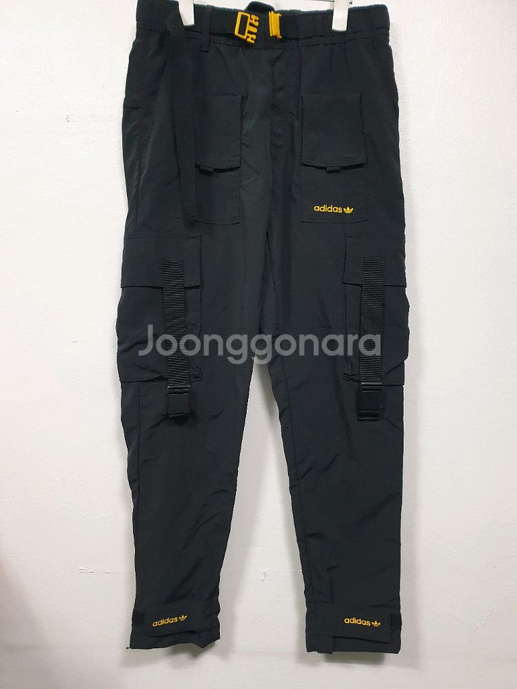 아디다스 검정색 테크 팬츠 S사이즈--0