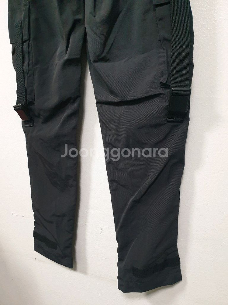 아디다스 검정색 테크 팬츠 S사이즈--6
