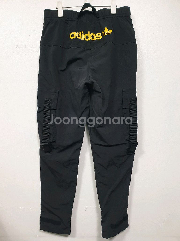 아디다스 검정색 테크 팬츠 S사이즈--4