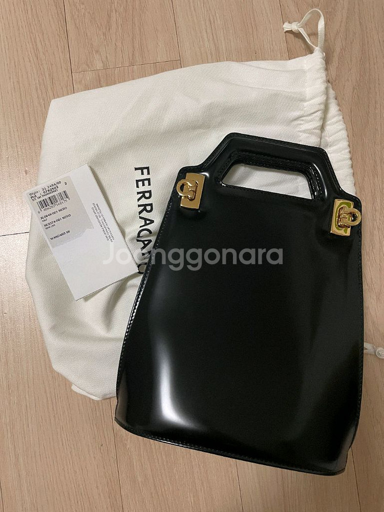 [새상품] 페라가모 완다백 미니 블랙--1