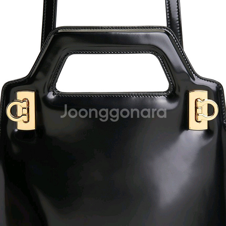 [새상품] 페라가모 완다백 미니 블랙--4