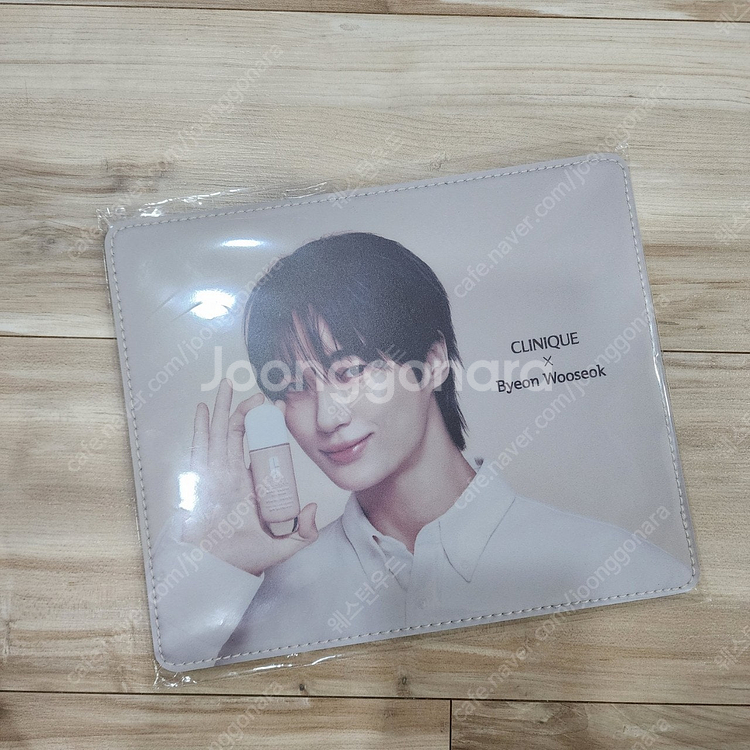 변우석 크리니크 마우스 패드 8000원--1