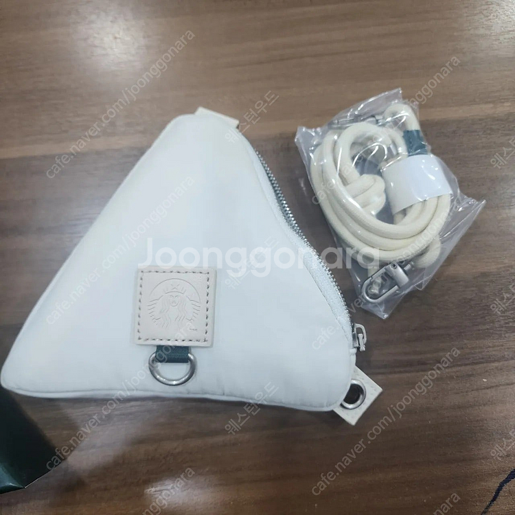 미개봉] 스타벅스 미니파우치 5000원--3