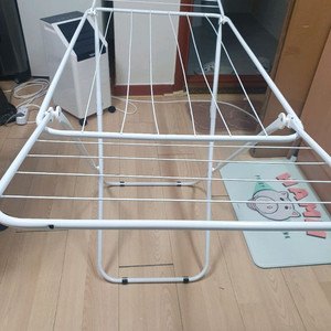 빨래 건조대와 옷걸이 행거 판매 합니다.