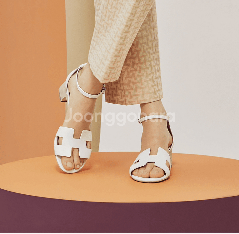 [정품] 에르메스 산토리니 샌들 화이트 황금사이즈--0