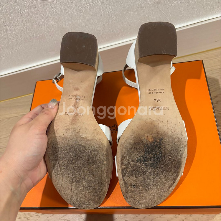 [정품] 에르메스 산토리니 샌들 화이트 황금사이즈--6