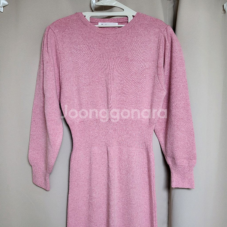 반값 / 어깨퍼프 / 롱니트 원피스--1