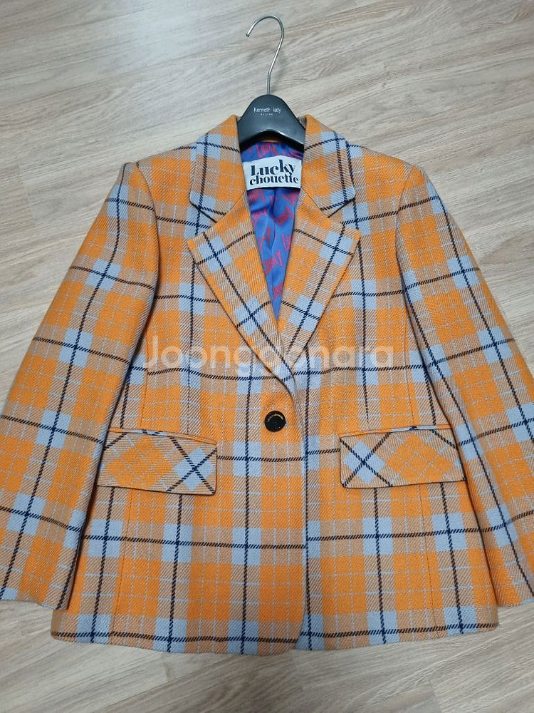 럭키슈에뜨 체크자켓 택포 두번착용--0