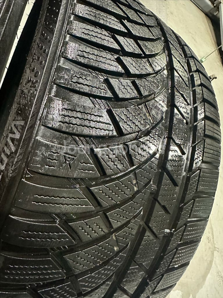 245-40-20 , 275-35-20 금호 윈터 wp--2