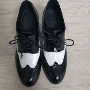 지스튜디오 클래식한 옥스포드 로퍼240