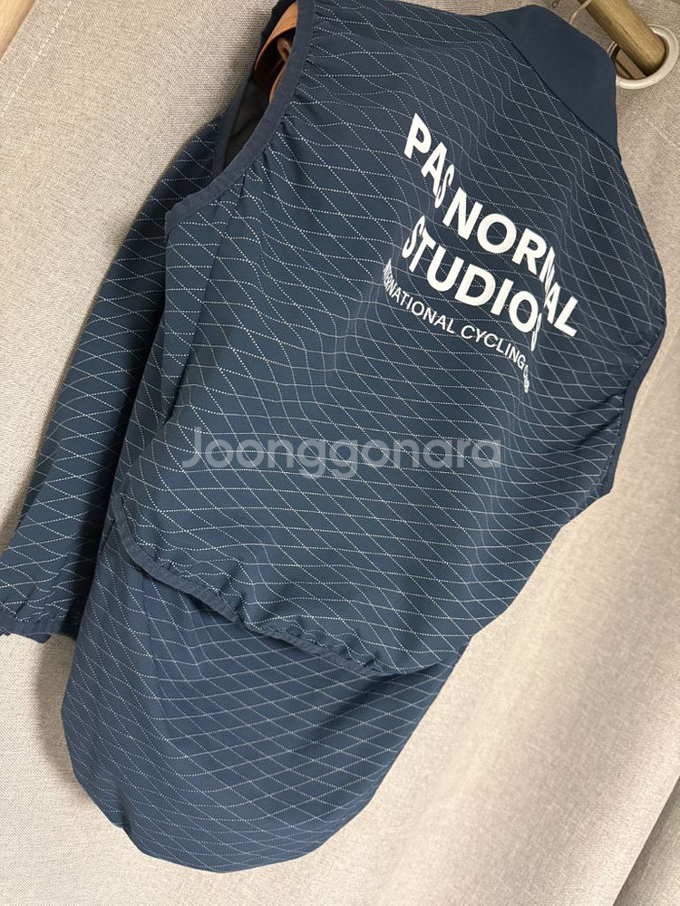 파스노말 스튜디오 질렛 및 자켓 2종 팝니다--6