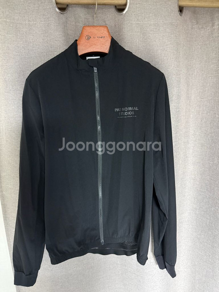 파스노말 스튜디오 질렛 및 자켓 2종 팝니다--7