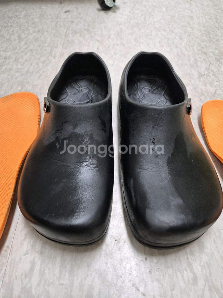 스티코 주방화 새상품1개,중고1개 240팝니다--2