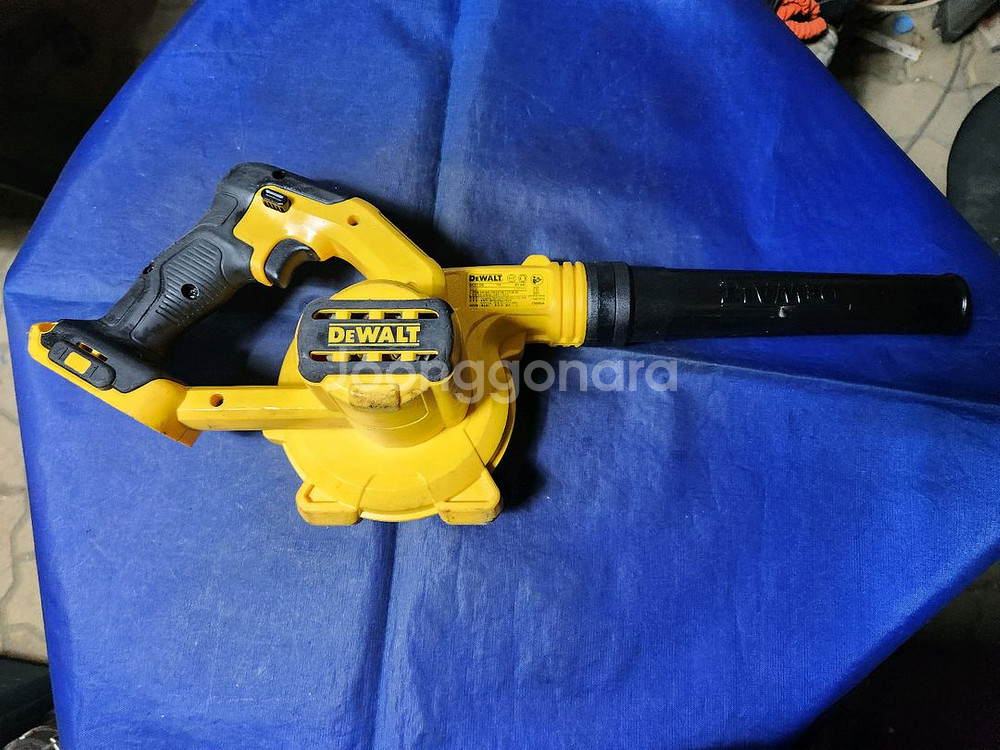 디월트 18v 충전송풍기 DCE100 본체 팝니다--1