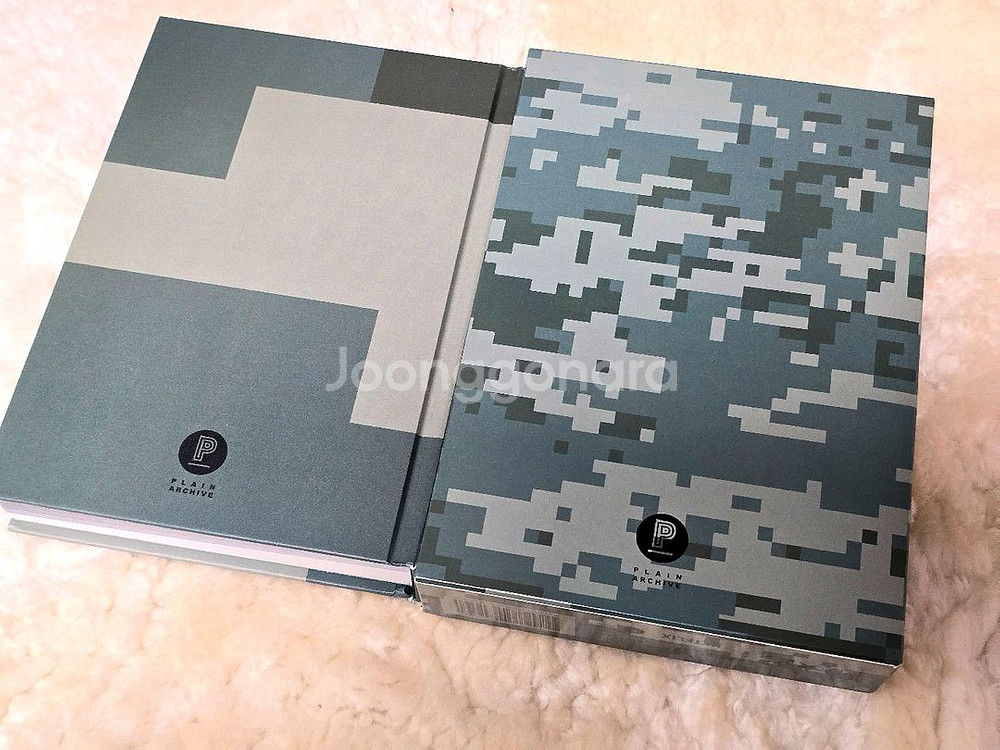 디피 DP 시즌1 초판 각본집 하드커버 에디션--1