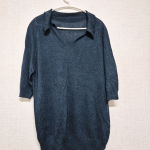 카라 반팔 니트