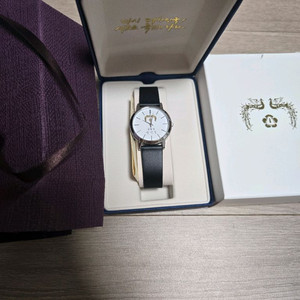 윤석열 대통령 시계 여성용 새상품 택포