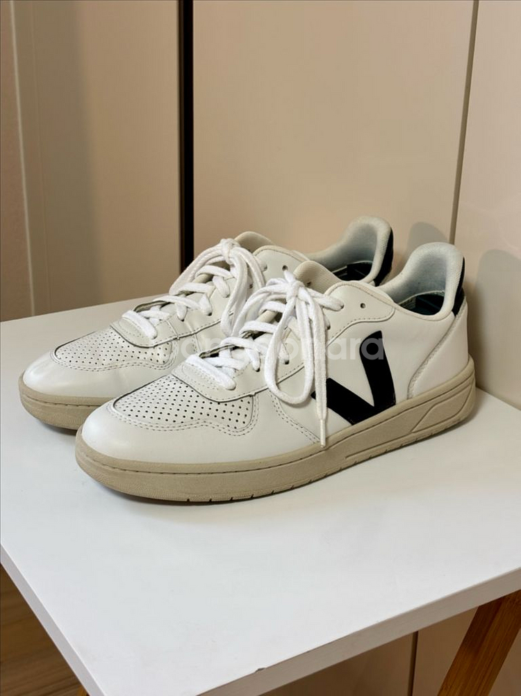 베자 Veja V10 레더 스니커즈 - 사이즈 270--1