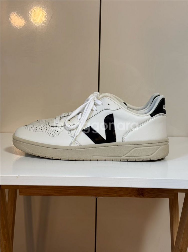 베자 Veja V10 레더 스니커즈 - 사이즈 270--2