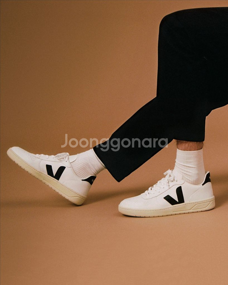 베자 Veja V10 레더 스니커즈 - 사이즈 270--5