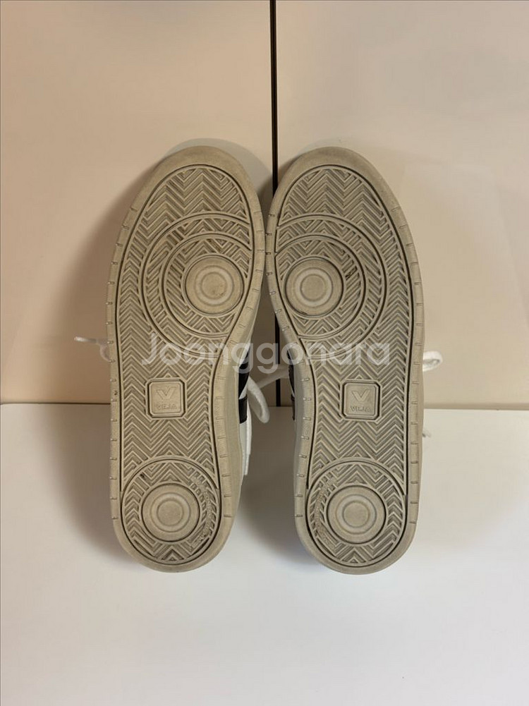 베자 Veja V10 레더 스니커즈 - 사이즈 270--9