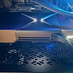 RTX5090 FE (25.10월 구매)