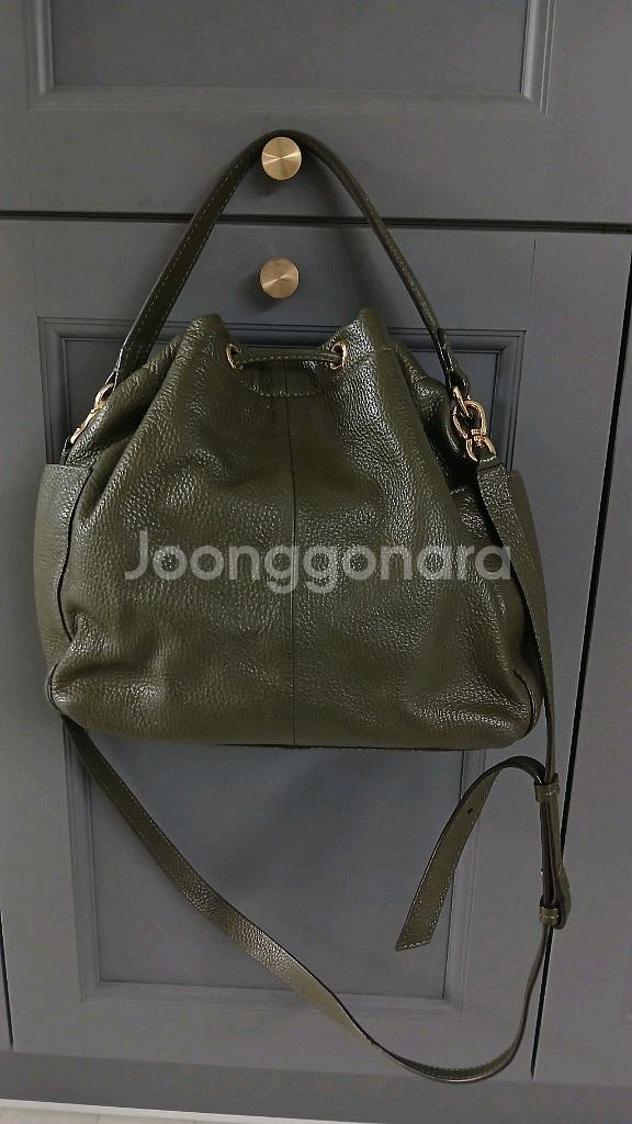 바나나리퍼블릭 올리브 가죽 버킷백--2